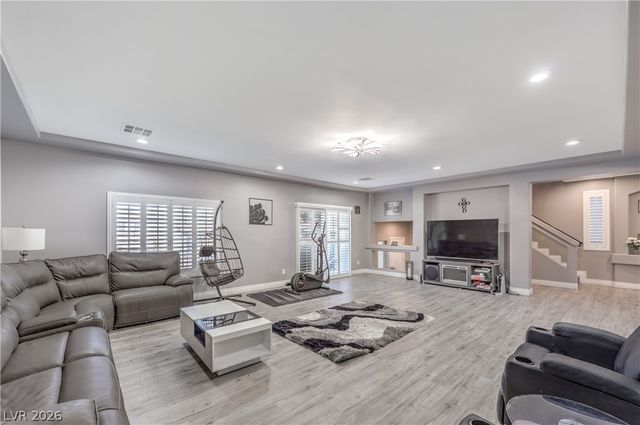 8200 Duncan Peak Court, Las Vegas, NV 89139