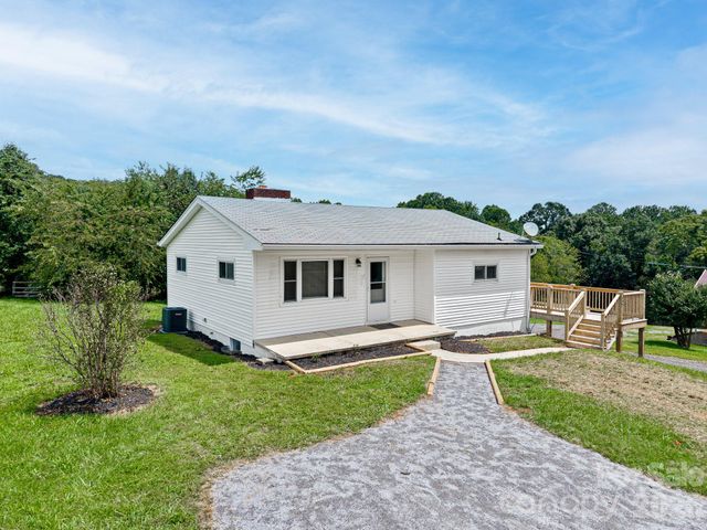 12 Baker Road, Asheville, NC 28806