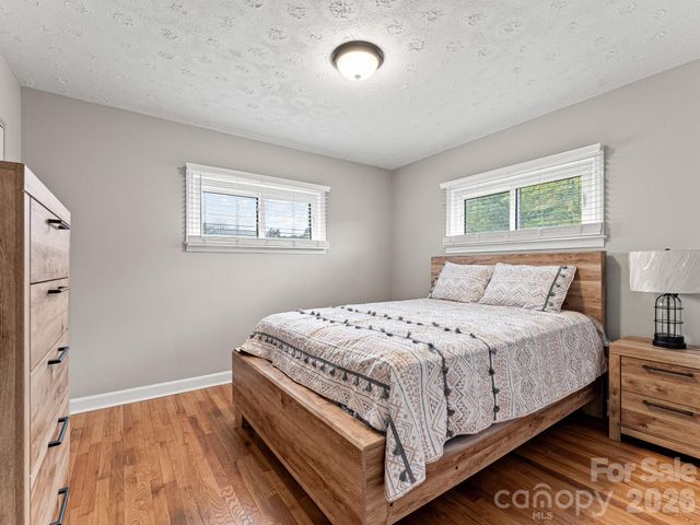 12 Baker Road, Asheville, NC 28806