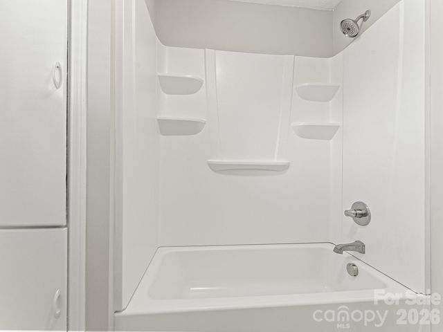 12 Baker Road, Asheville, NC 28806