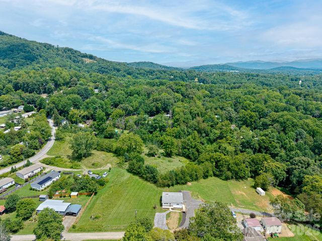 12 Baker Road, Asheville, NC 28806