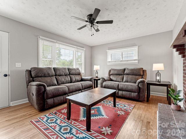12 Baker Road, Asheville, NC 28806