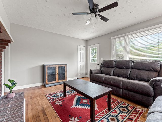 12 Baker Road, Asheville, NC 28806