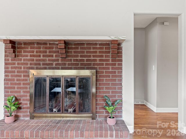 12 Baker Road, Asheville, NC 28806