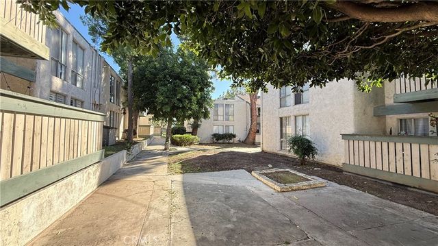 8601 International Avenue 151, Canoga Park, CA 91304