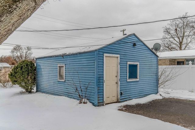 817 W Edgar Avenue, Mishawaka, IN 46545