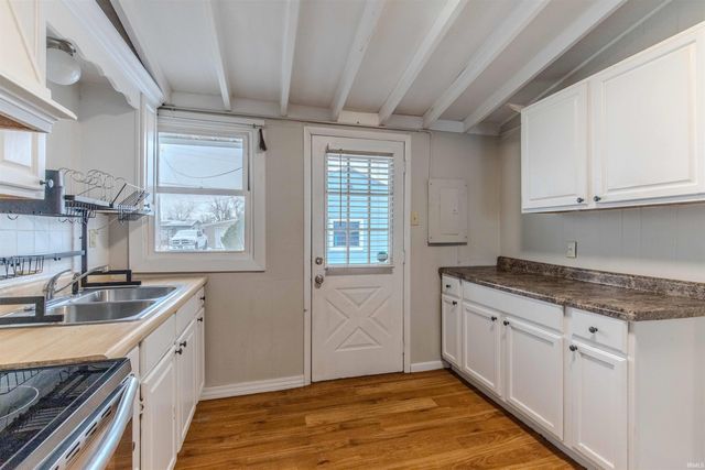 817 W Edgar Avenue, Mishawaka, IN 46545