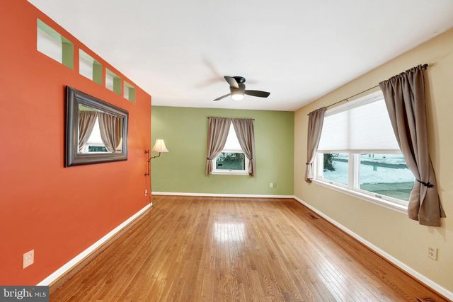 335 E VILLAGE RD, Elkton, MD 21921