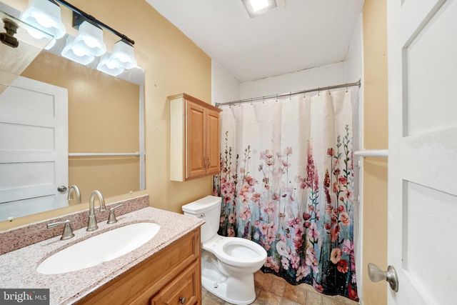 335 E VILLAGE RD, Elkton, MD 21921