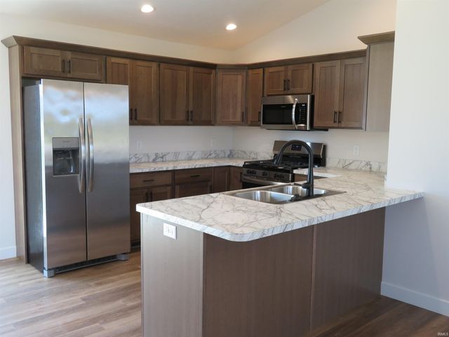 18514 Nankeen Court, New Paris, IN 46553