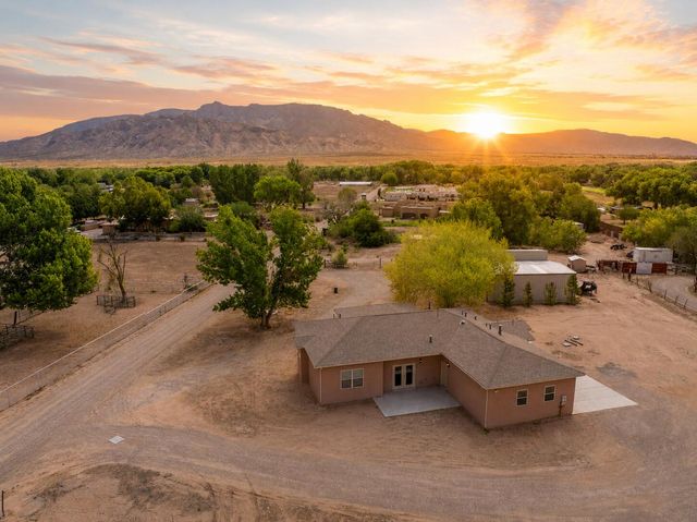 480 Paseo Dulcelina Road, Corrales, NM 87048