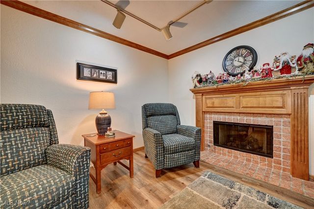 1006 Glen Drive NE, New Philadelphia, OH 44663