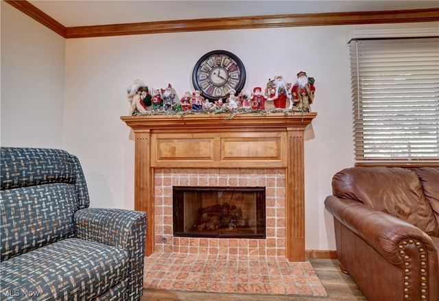 1006 Glen Drive NE, New Philadelphia, OH 44663