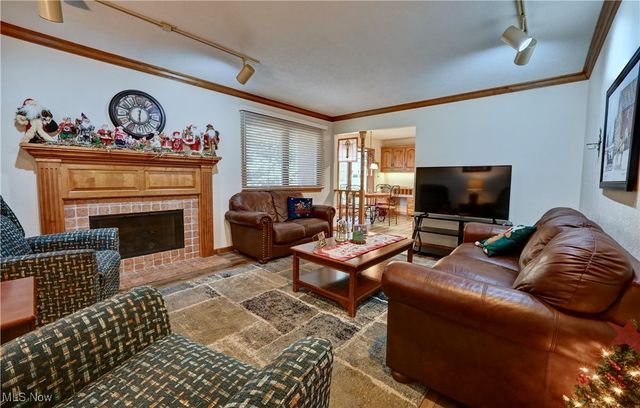 1006 Glen Drive NE, New Philadelphia, OH 44663