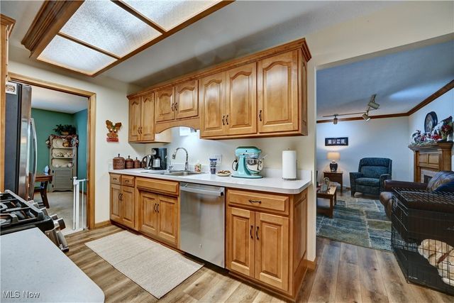 1006 Glen Drive NE, New Philadelphia, OH 44663