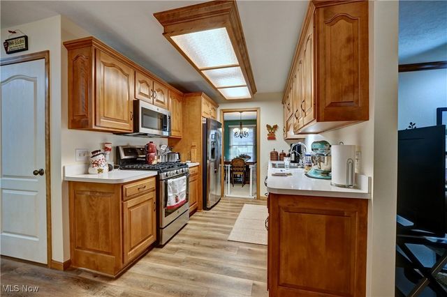 1006 Glen Drive NE, New Philadelphia, OH 44663