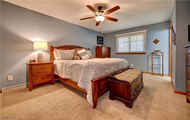 1006 Glen Drive NE, New Philadelphia, OH 44663