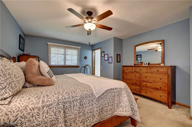 1006 Glen Drive NE, New Philadelphia, OH 44663