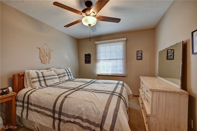 1006 Glen Drive NE, New Philadelphia, OH 44663