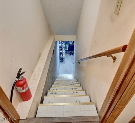 1006 Glen Drive NE, New Philadelphia, OH 44663