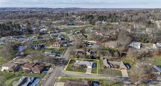 1006 Glen Drive NE, New Philadelphia, OH 44663