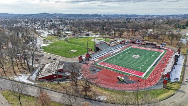 1006 Glen Drive NE, New Philadelphia, OH 44663