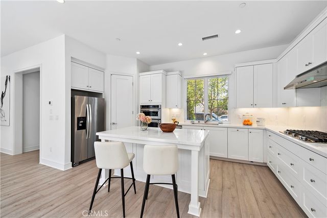 141 Linda Vista, Irvine, CA 92618