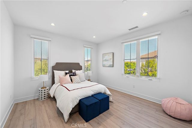 141 Linda Vista, Irvine, CA 92618