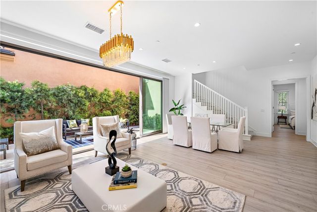 141 Linda Vista, Irvine, CA 92618