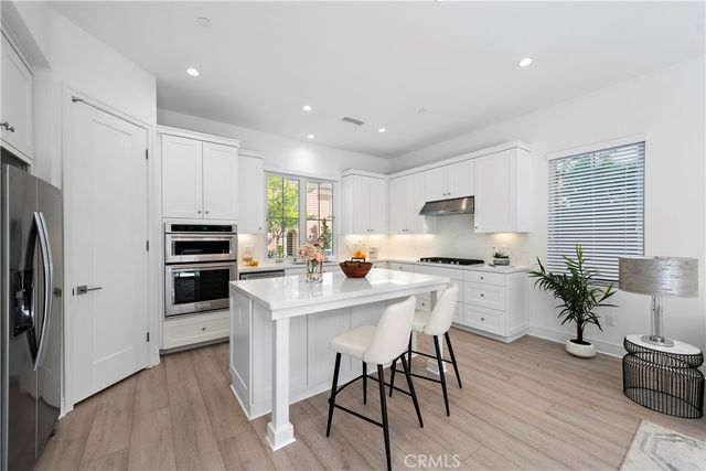 141 Linda Vista, Irvine, CA 92618