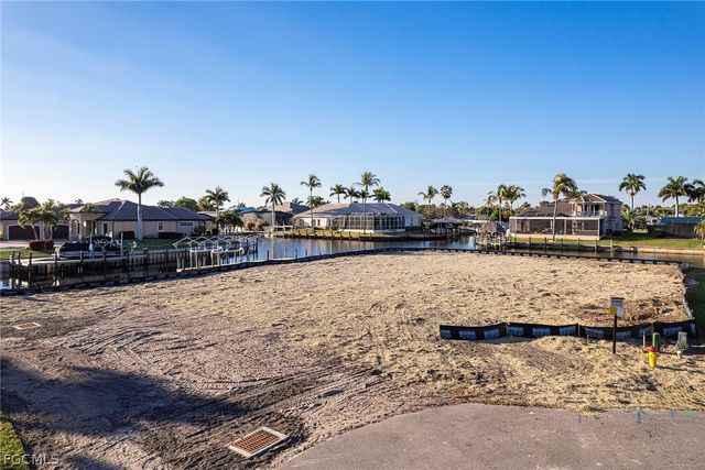 3303 SE 18th PL, Cape Coral, FL 33904