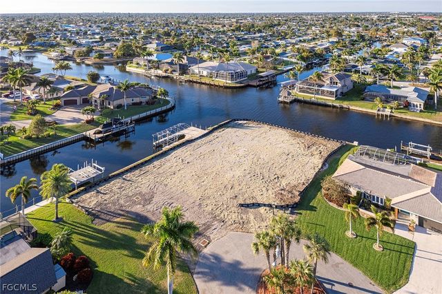 3303 SE 18th PL, Cape Coral, FL 33904