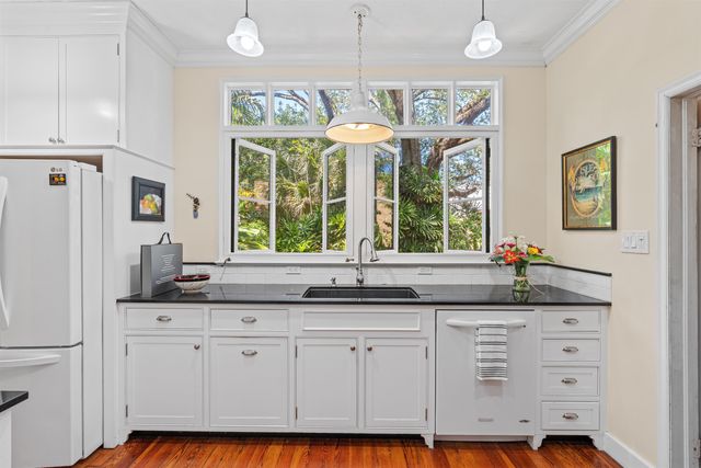 825 Alamanda Street, Boca Raton, FL 33486