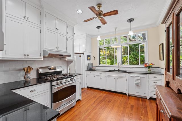 825 Alamanda Street, Boca Raton, FL 33486