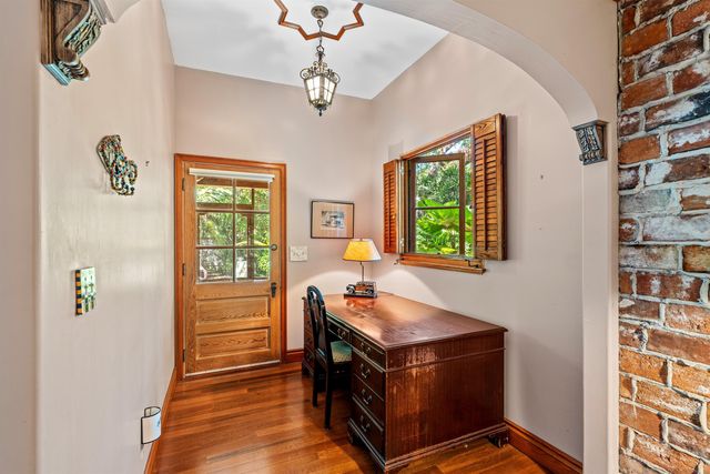 825 Alamanda Street, Boca Raton, FL 33486