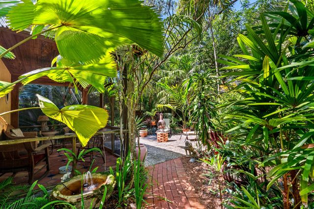 825 Alamanda Street, Boca Raton, FL 33486