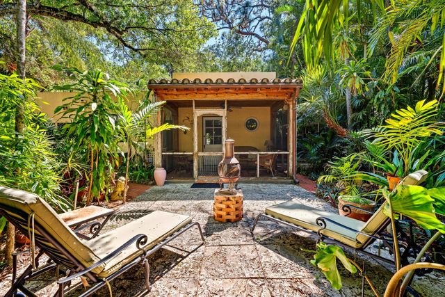 825 Alamanda Street, Boca Raton, FL 33486