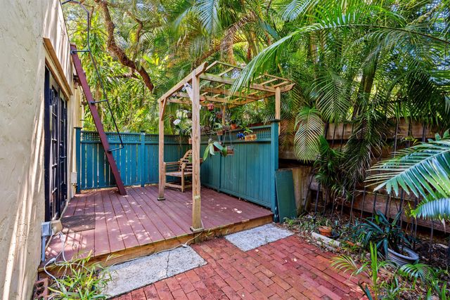 825 Alamanda Street, Boca Raton, FL 33486