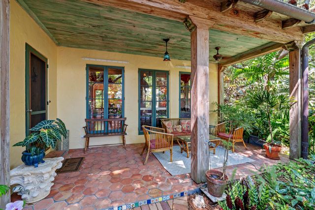 825 Alamanda Street, Boca Raton, FL 33486