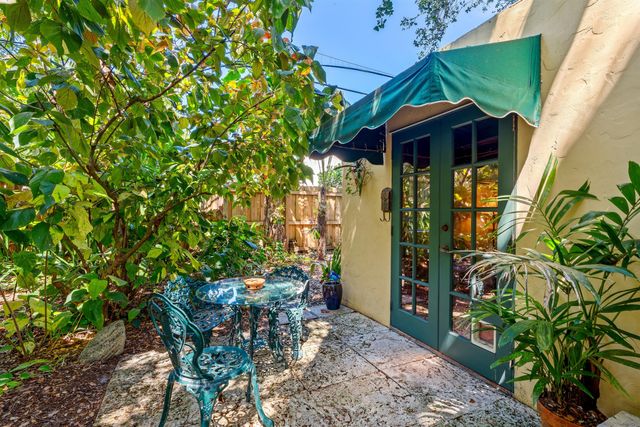 825 Alamanda Street, Boca Raton, FL 33486