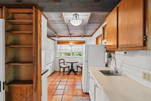 825 Alamanda Street, Boca Raton, FL 33486