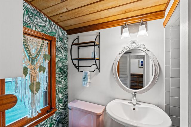 825 Alamanda Street, Boca Raton, FL 33486