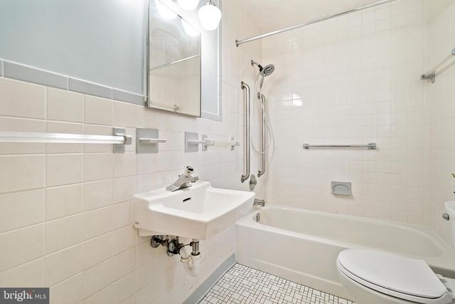 902 JACKSON AVE, Takoma Park, MD 20912