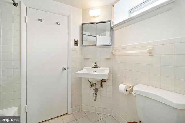 902 JACKSON AVE, Takoma Park, MD 20912