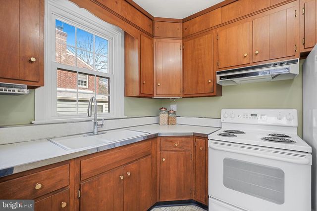 902 JACKSON AVE, Takoma Park, MD 20912