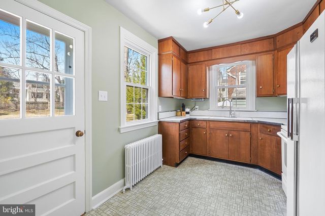 902 JACKSON AVE, Takoma Park, MD 20912