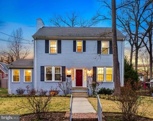 902 JACKSON AVE, Takoma Park, MD 20912