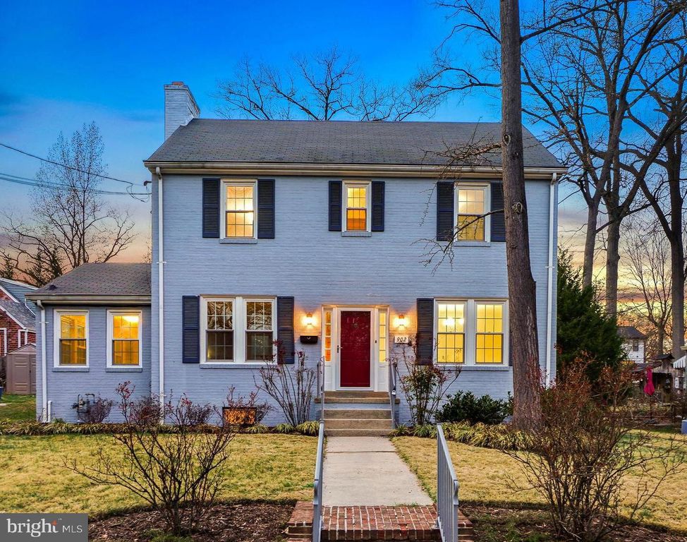 902 JACKSON AVE, Takoma Park, MD 20912