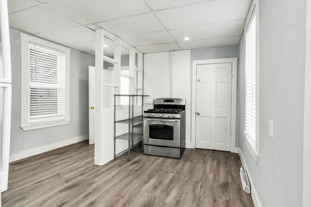 18 Pentucket St, Haverhill, MA 01830