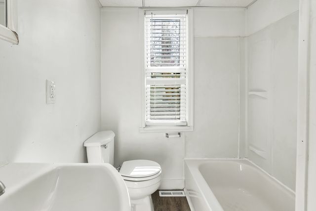 18 Pentucket St, Haverhill, MA 01830